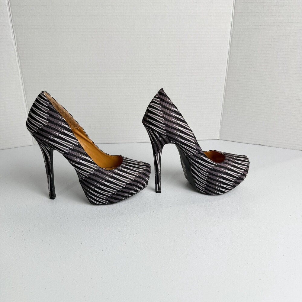Shoe Republic LA Platform Pumps Heels Women's Size 7 Abstract Geometric Grey EUC